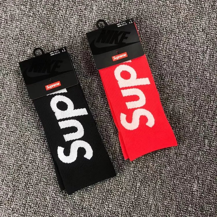 Supreme Socks